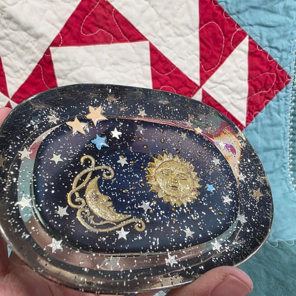 Vtg 2001 Allure Celestial Sun Moon‎ Stars Resin Soap Dish Glows in Black Light
